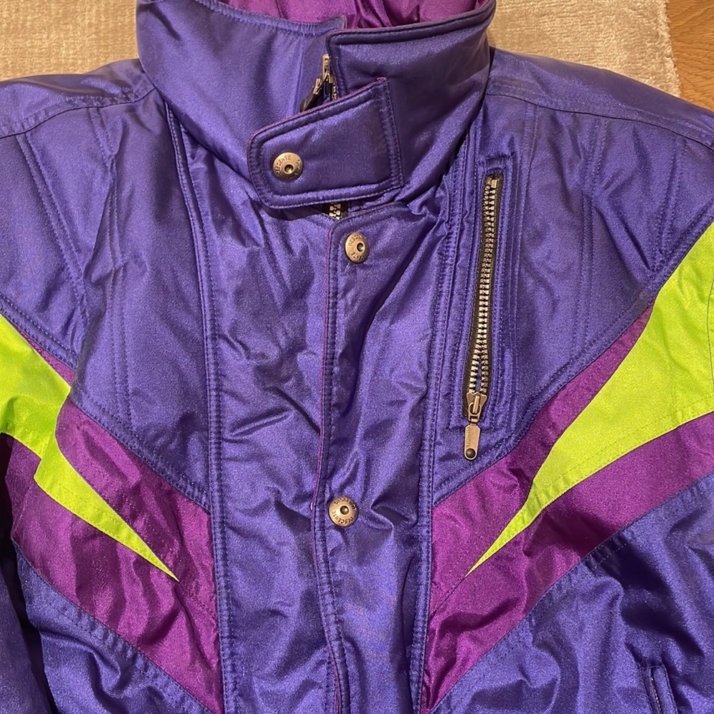 Descente Ski Coat - Picture 3 of 14